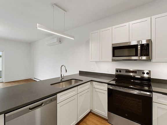 5th image of 118 Dylan Ave #103