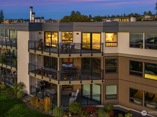 725 1st Street S #302, Kirkland, WA 98033