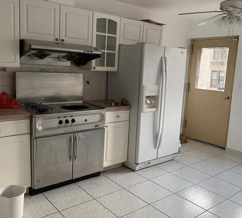 1st image of 2570 38th St #1