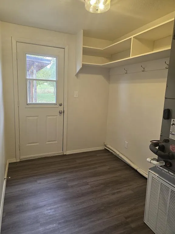 6911 New Hope Rd — Photo 4