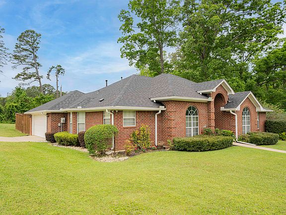 3rd image of 3901 Fern Ridge Dr