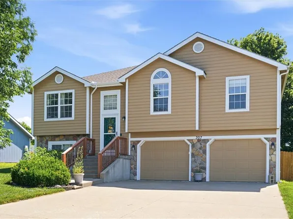 307 Leander St, Eudora, KS 66025