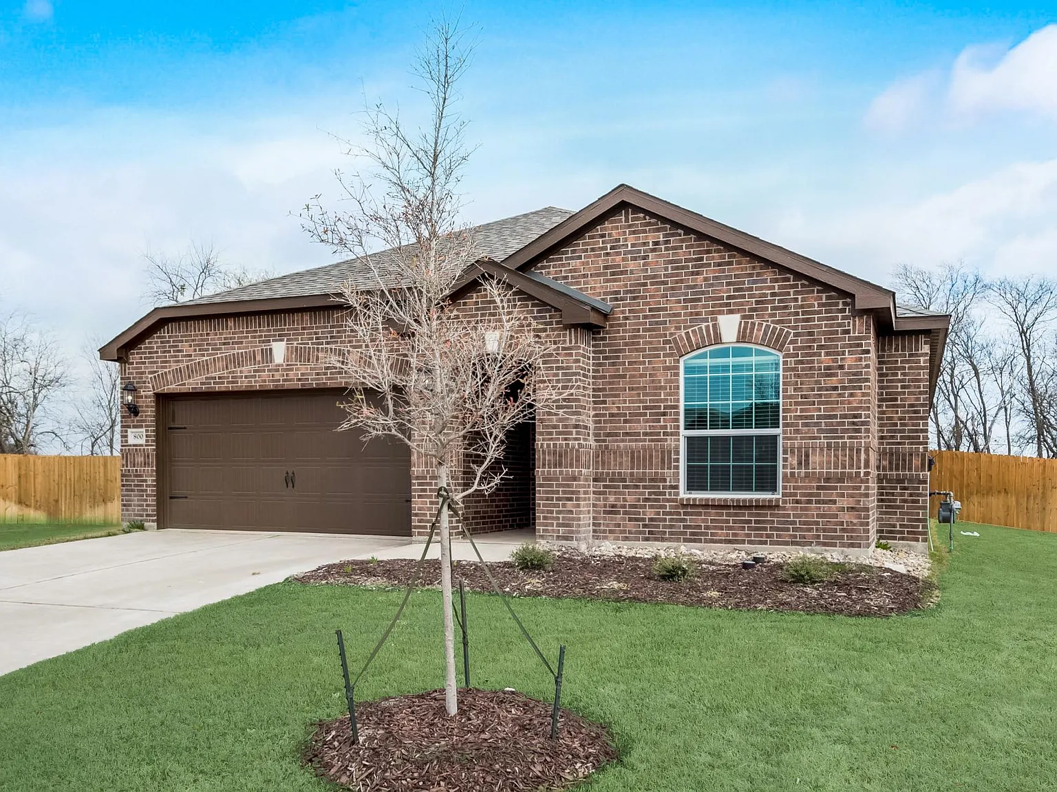 4 bed, 2025 sqft, $2,250 — Photo 4