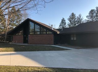 105 Greencroft Dr, Champaign, IL 61821