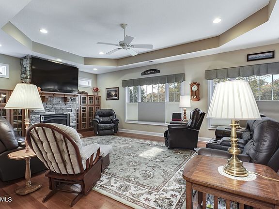 5th image of 509 Keota Pl