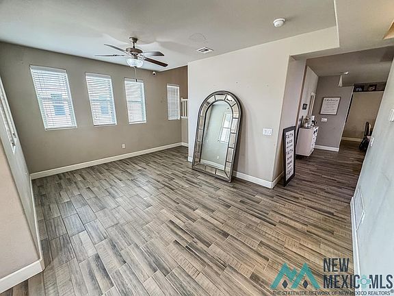 4th image of 2102 E Parkwood Ave