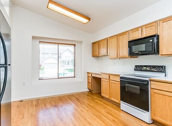 4th image of 7051 Hillock Dr
