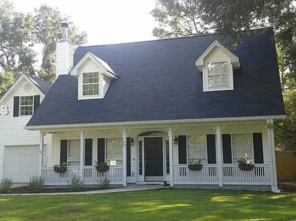 16 Cedar Ct, Hilton Head Island, SC 29926