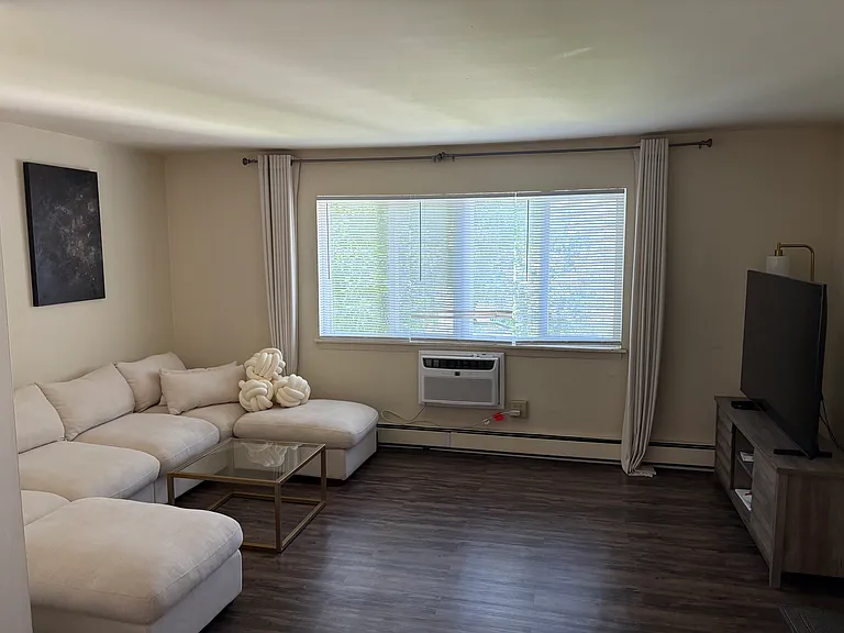 7438 Franklin St — Photo 2