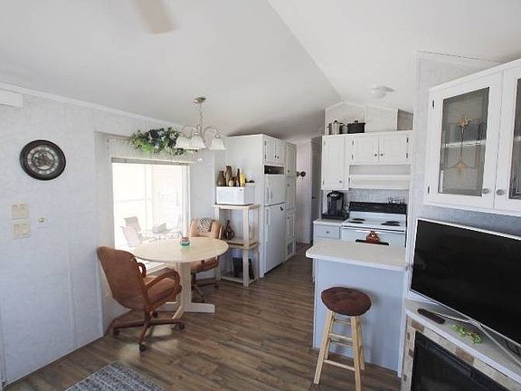 3rd image of 1703 N Thornton Rd #251