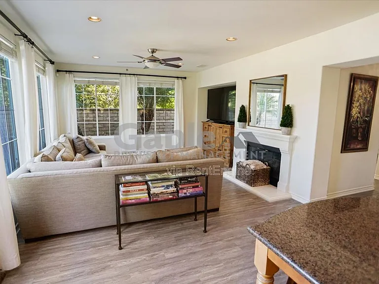 26155 Lone Rock Ct — Photo 6