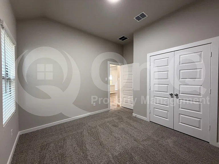 1004 Knox River Dr — Photo 16