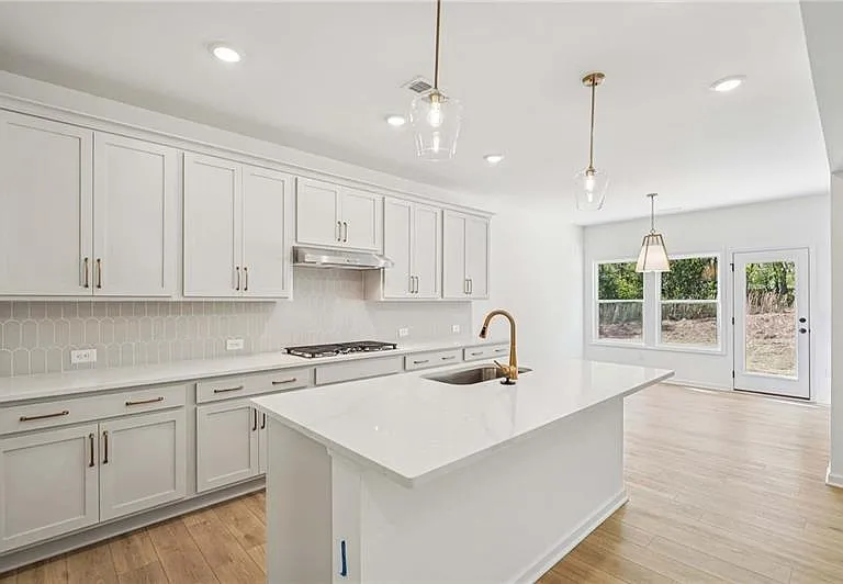 240 Silverleaf Trl — Photo 6