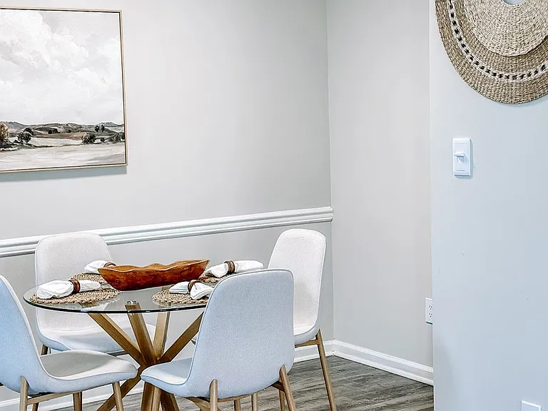 Hampton Center Apartments — Photo 3