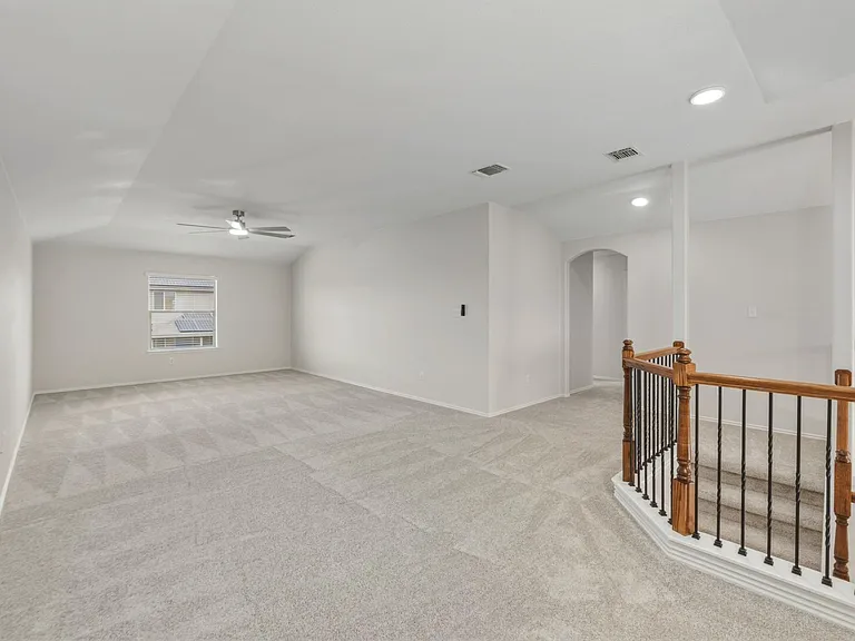 301 Serpentine Ln — Photo 23