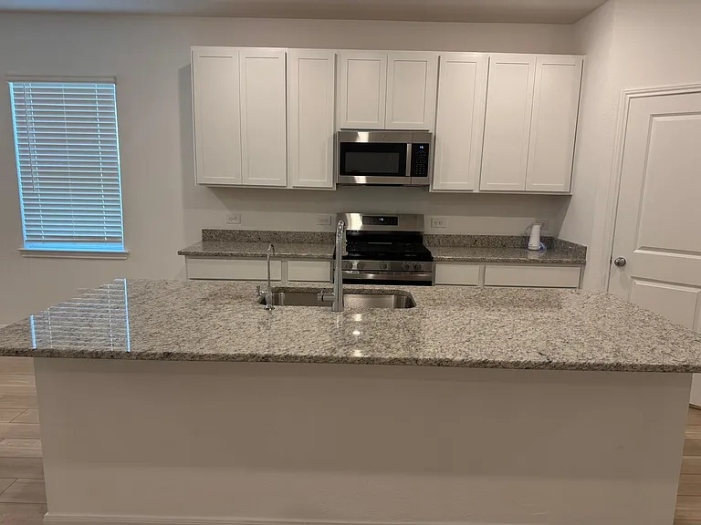 21835 Canyon Moon Ln — Photo 5