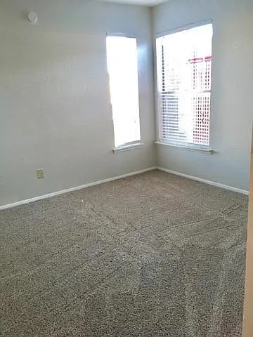 Bel Air Oaks — Photo 20