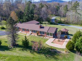 160 Dogwood Rd, Candler, NC 28715