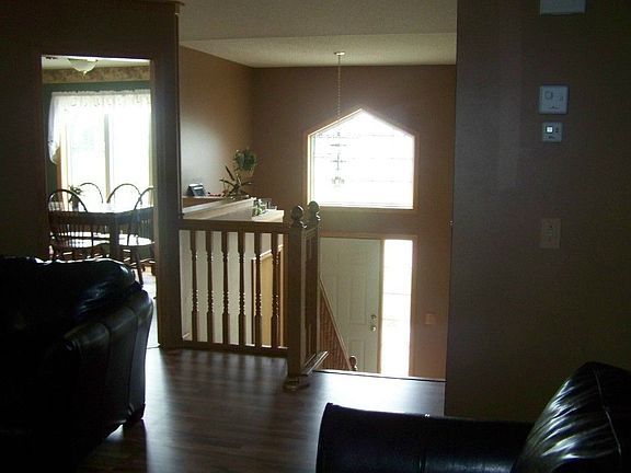 4th image of 721 Morrison Ave S