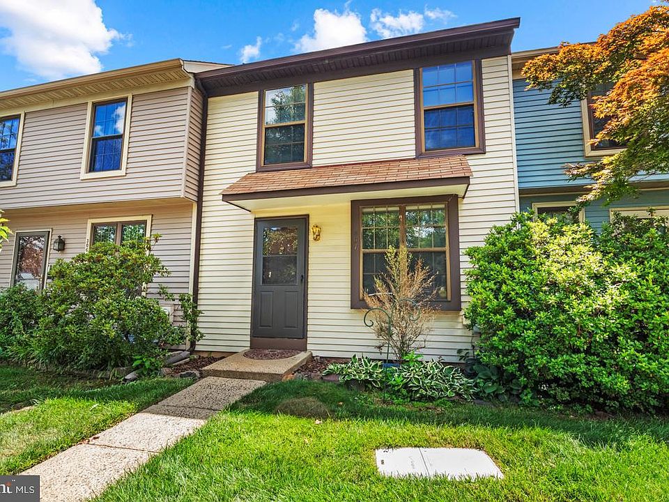 1st image of 307 Franklin Ct