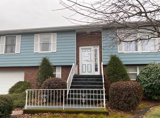 11 Gail Dr, Wilkes Barre, PA 18702