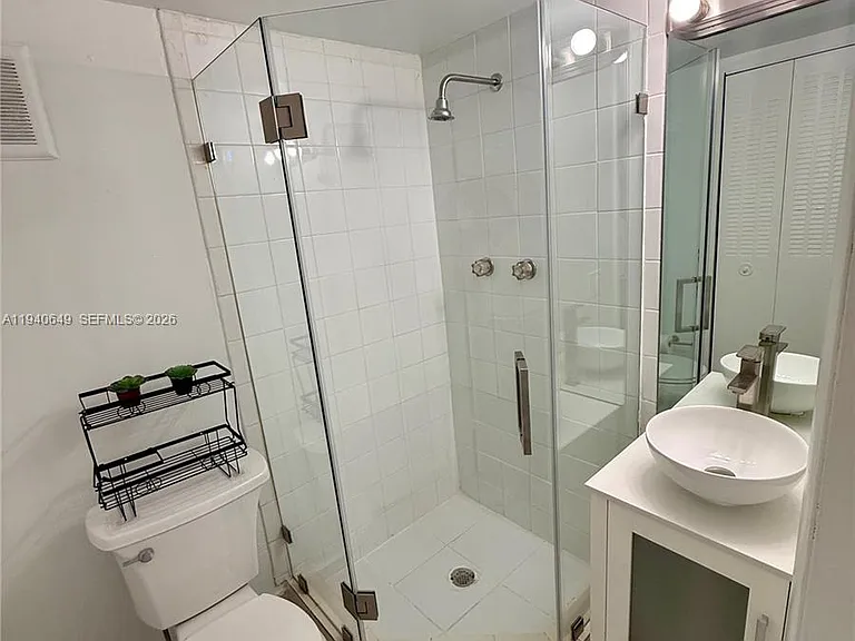 20 SW 108th Ave #7-F — Photo 7