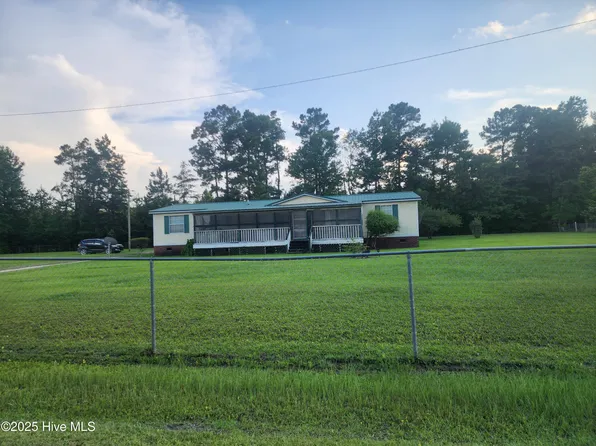 585 Sycamore Drive, Burgaw, NC 28425