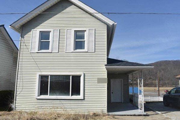 1st image of 1225 Clover St