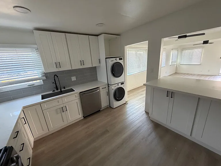 2519 Columbia Street — Photo 35