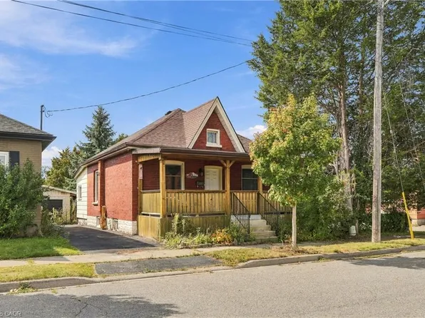 7 Tom St, Brantford, ON N3S 2T2