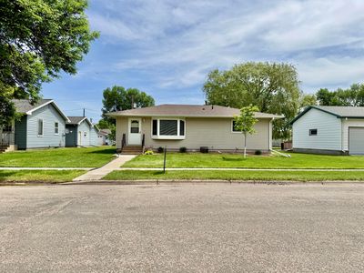 7 S Greenwood St, Aberdeen, SD, 57401