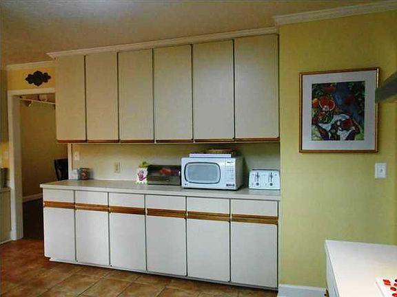 2nd image of 3006 Pinehaardt Dr
