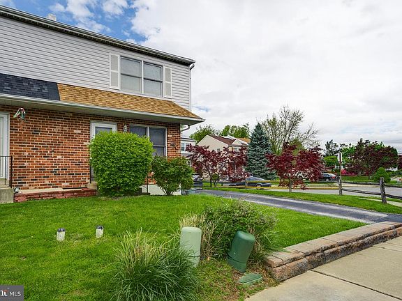 4th image of 17 Sparks Cir