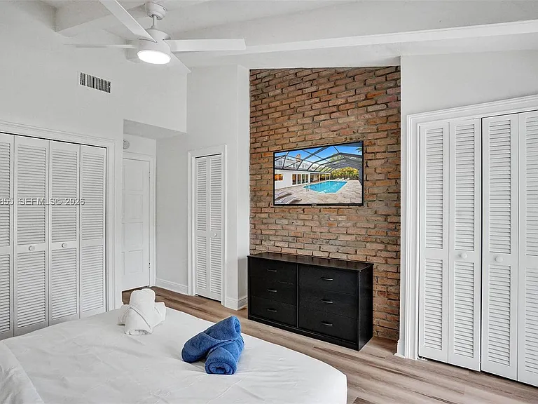 2120 SW 28th Way — Photo 44