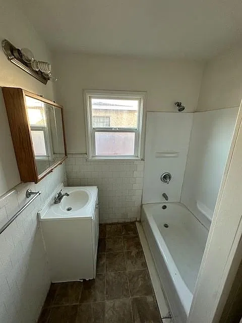 3274 Columbia Ave — Photo 4