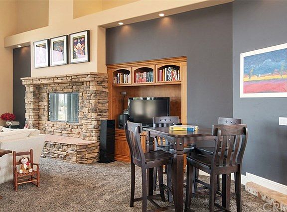 4th image of 41307 Avenida La Cresta