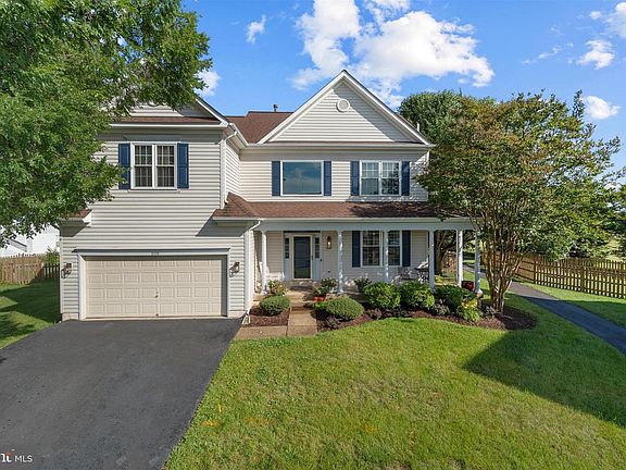 3rd image of 108 Haversack Ct NE