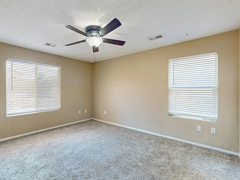 1041 Spring Valley Rd NE — Photo 6