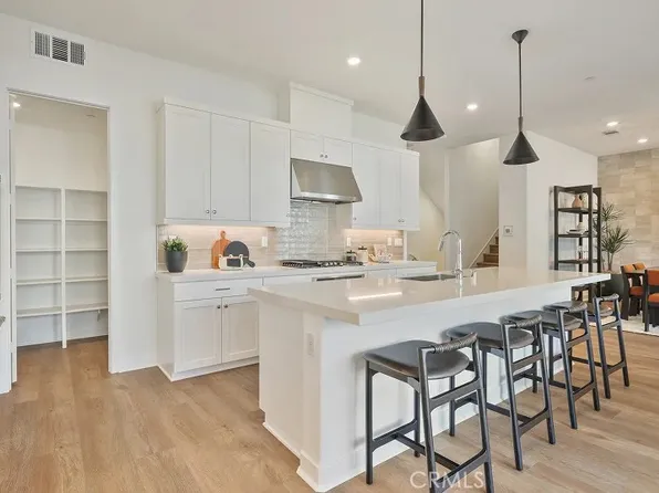 915 Walnut Ter, Montebello, CA 90640