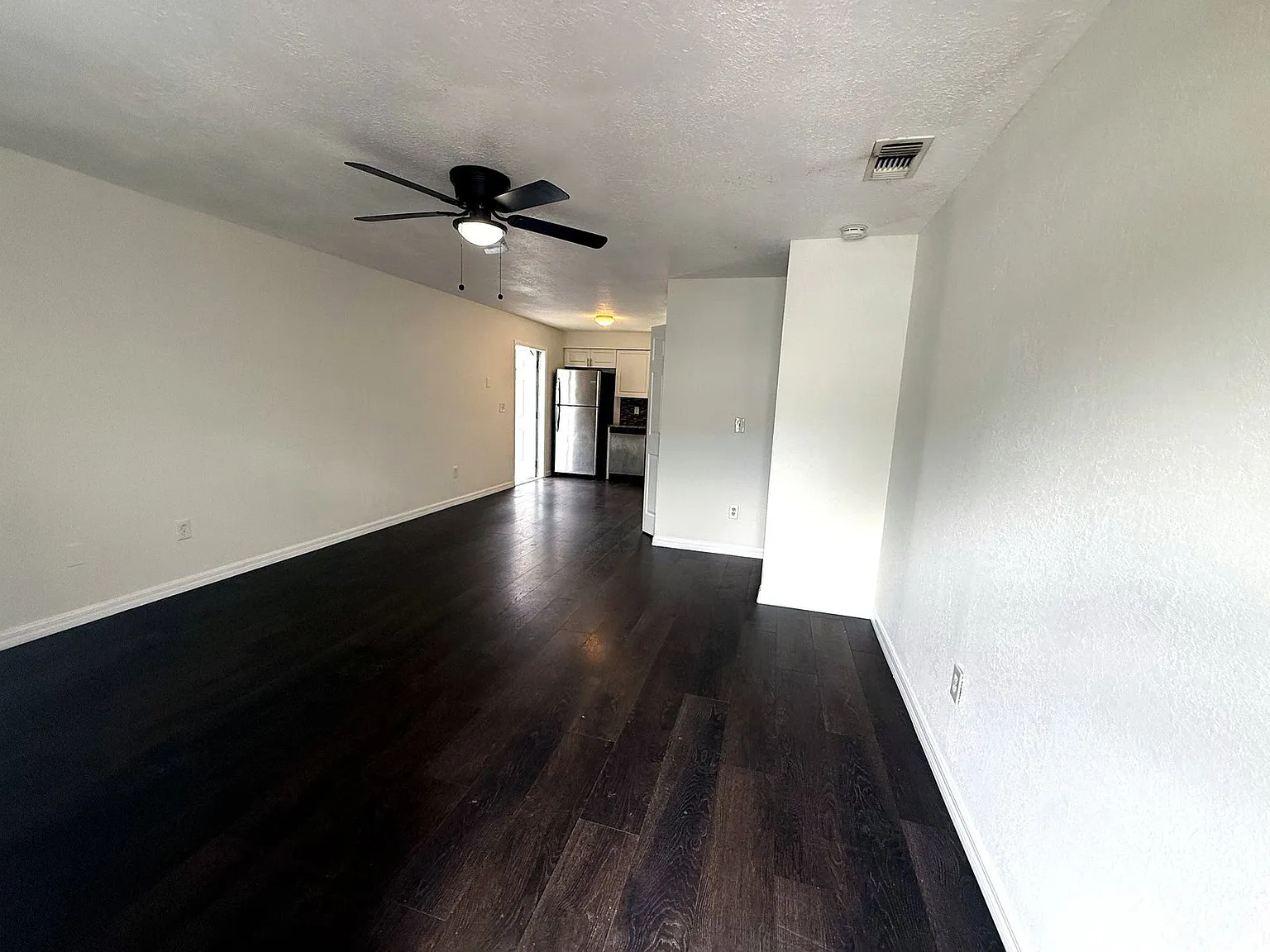 2 bed, 1.0 bath, 800 sqft, $1,395 — Photo 3