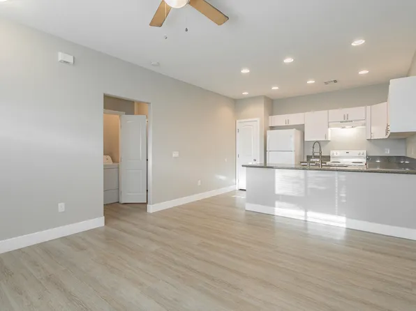 1681 S Dandelion St #1, Pahrump, NV 89048