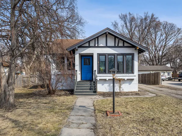 312 11th St N, Moorhead, MN 56560