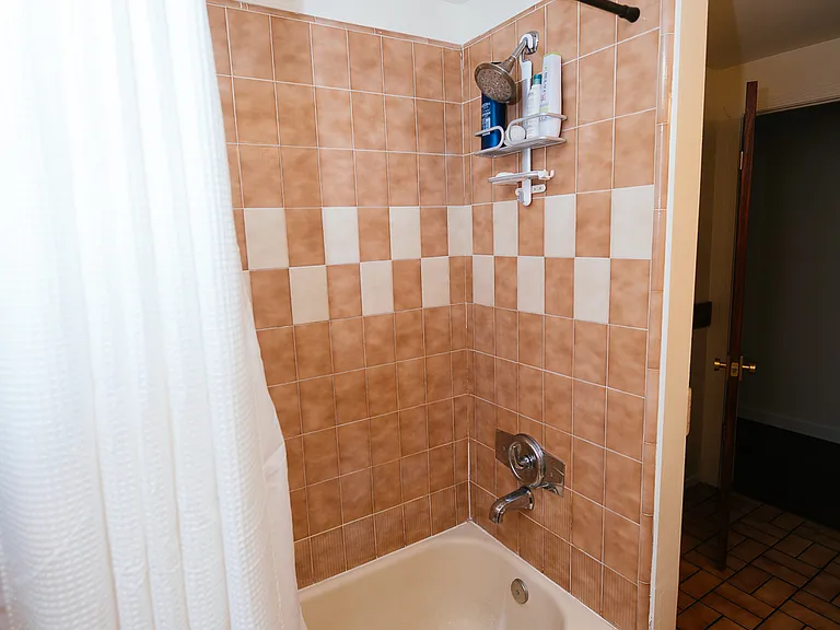 340 W 400 N — Photo 16