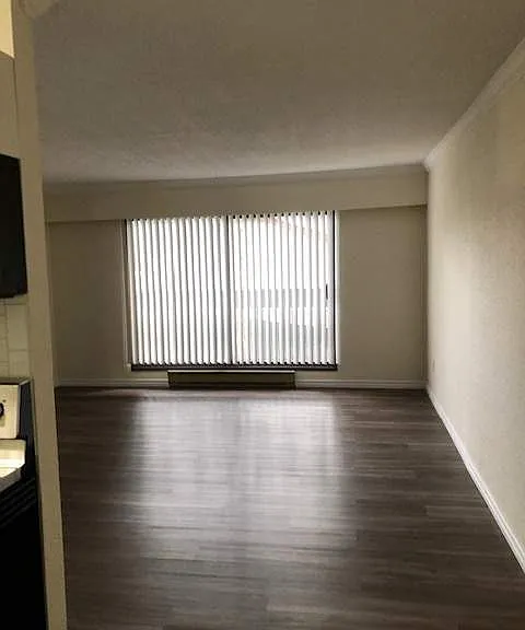 4299 Departure Bay Rd — Photo 7