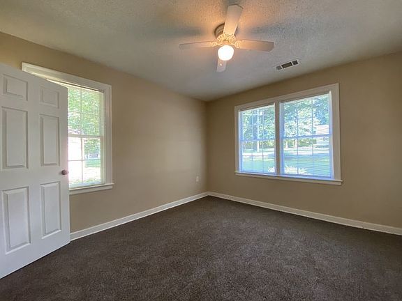5th image of 885 Mosby Rd