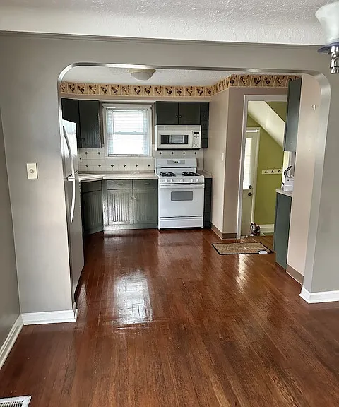 4610 Wellington Ave — Photo 4