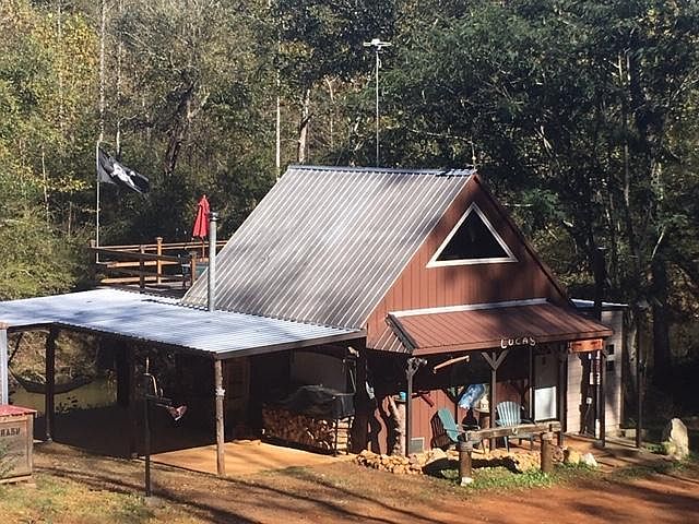 1st image of 960 Riverview Dr