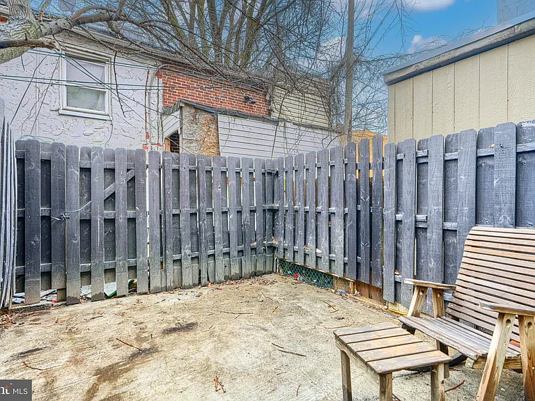 1138 W Lombard St — Photo 21