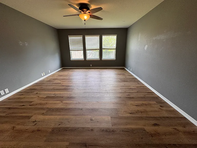 615 Kingfisher Ln — Photo 10