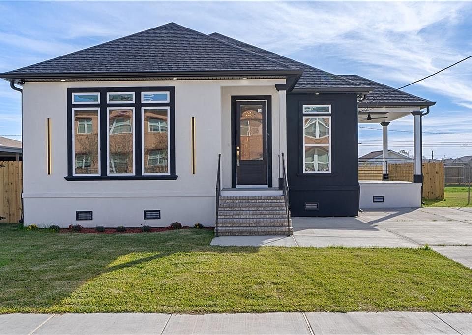 1st image of 3201 Corrine Dr